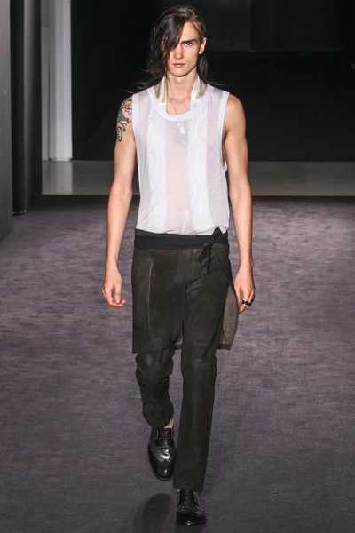Look 17